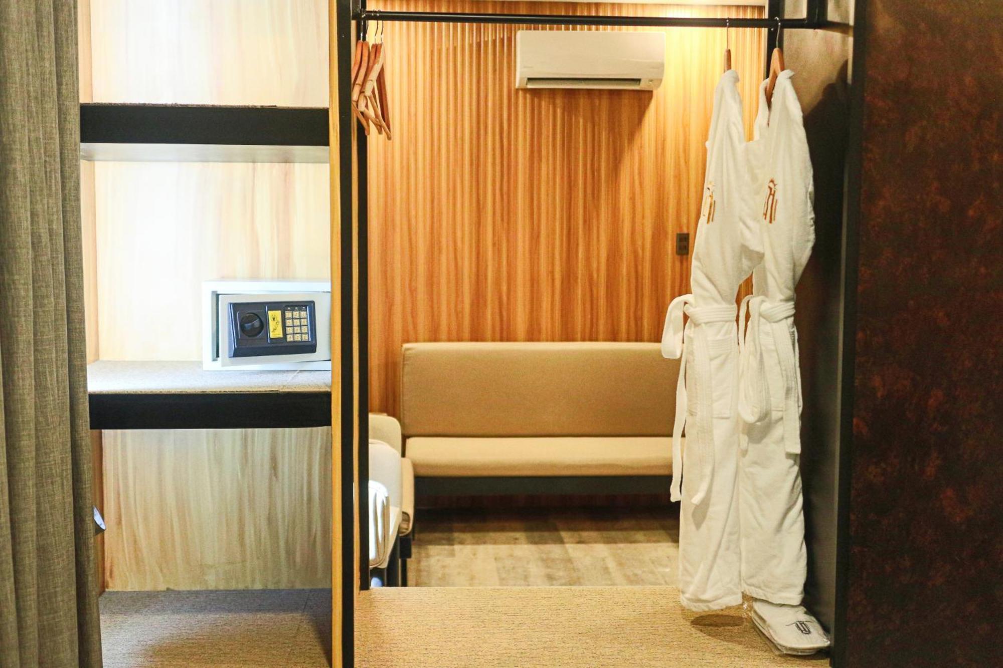 Azzurro Hotel Angeles Dış mekan fotoğraf